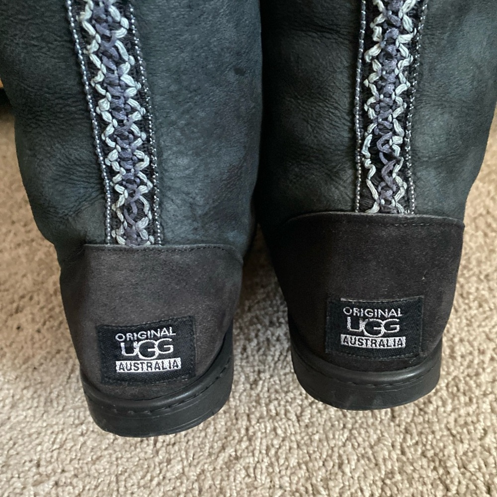 ♥️SOLD♥️Original UGG Australia black Suede Winter Boots - Picture 6 of 17